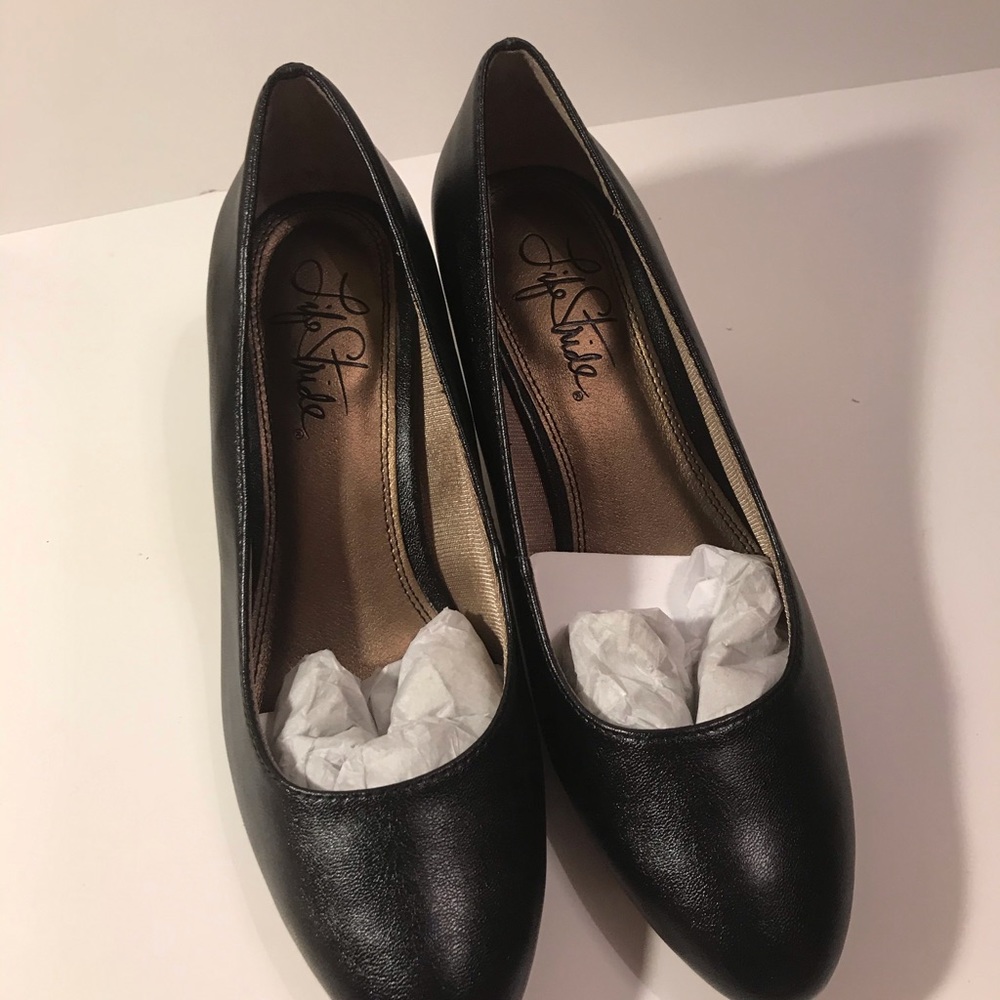 Life Stride Size 8.5WW Women’s Heels Black